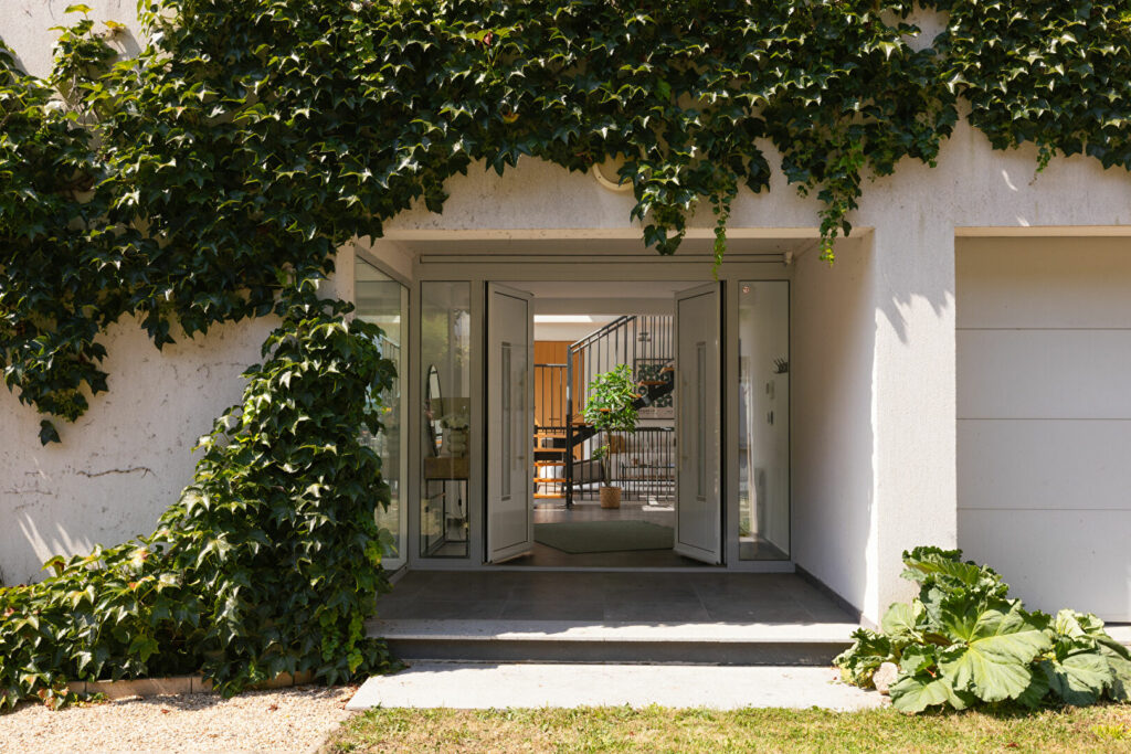 Bau Haus BOUGIVAL (78380) Maison d'architecte de 218 m² avec vue panoramique Prix : 995 000€. Agence immobilière MOSAIC