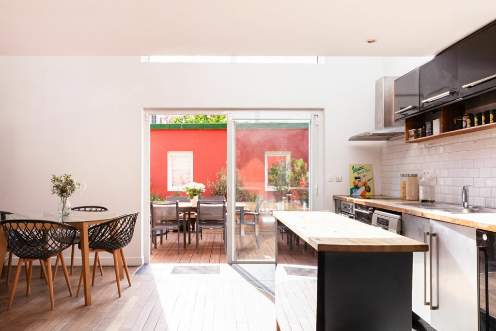 Villa Rossa SARTROUVILLE (78500) Maison familiale en plein coeur de ville à 3 min à pied du RER Prix : 870 000€. Agence immobilière MOSAIC