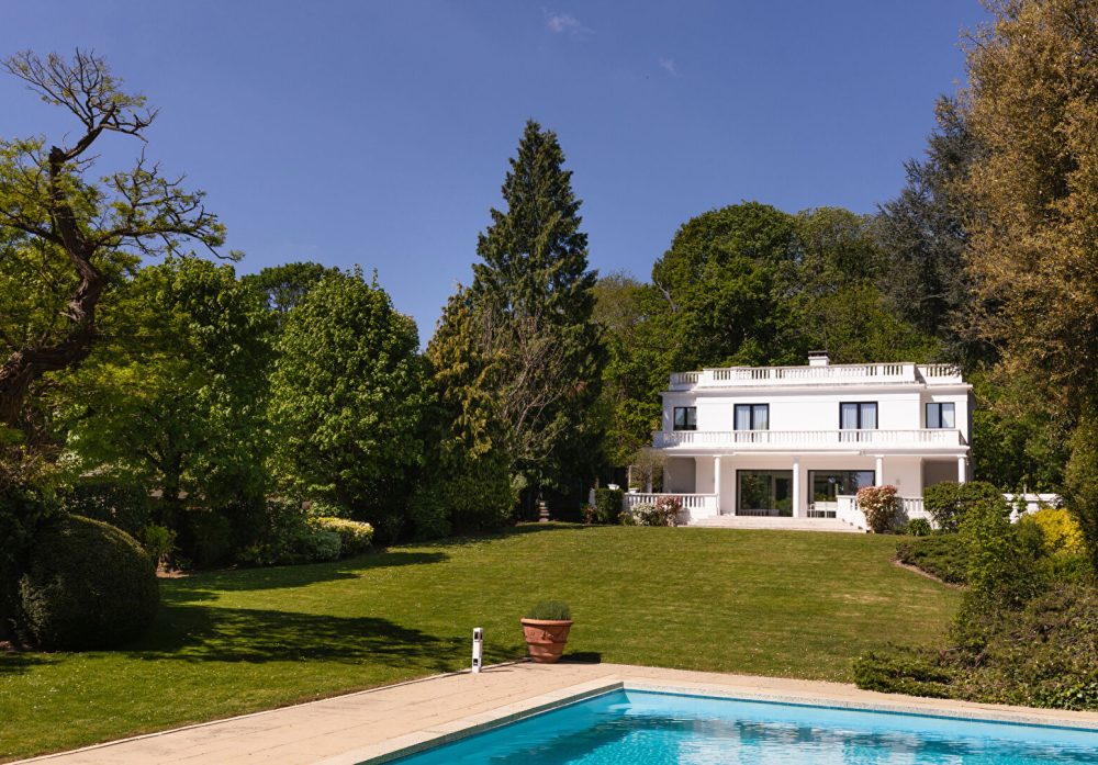 Le Pavillon Blanc LA CELLE SAINT CLOUD (78170) Propriété avec parc paysager et piscine Prix : 2 150 000€. Agence MOSAIC