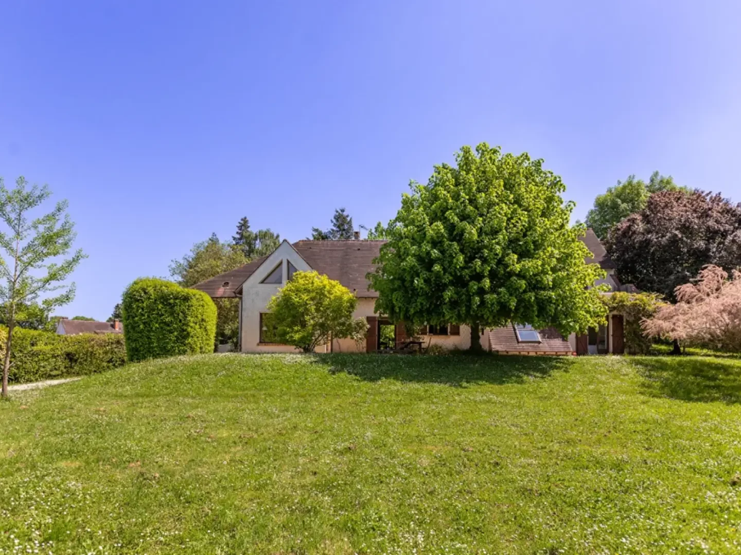 Vente maison Belle Hélène CHAMBOURCY (78240) Maison familiale de 250 m² avec un magnifique parc Prix : 1 100 000€. Agence Mosaic